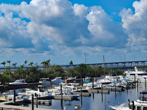 PGIslander-Boats-on-Long-dock